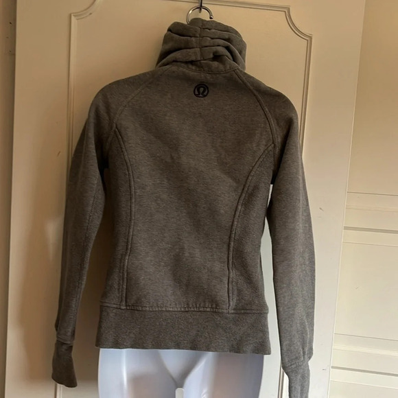 Lululemon  Cuddle Up Jacket. Heathered gray. - Picture 8 of 14